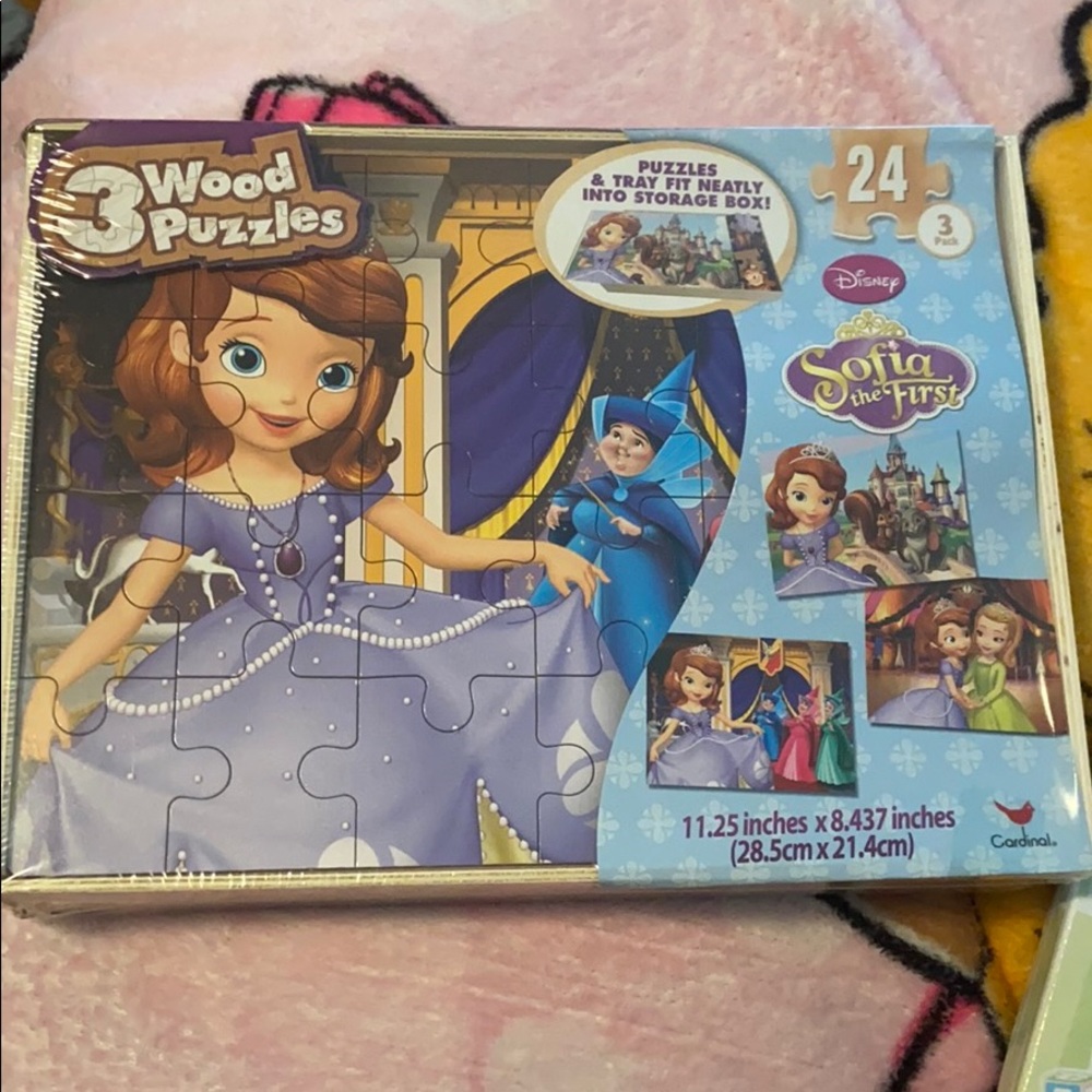 Sophia the first wood puzzle